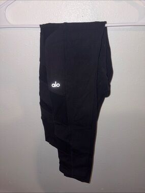 ALO Yoga Black Leggings with Subtle Logo